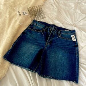BNWT Old navy size 12 extra high rise sky-hi straight jean shorts